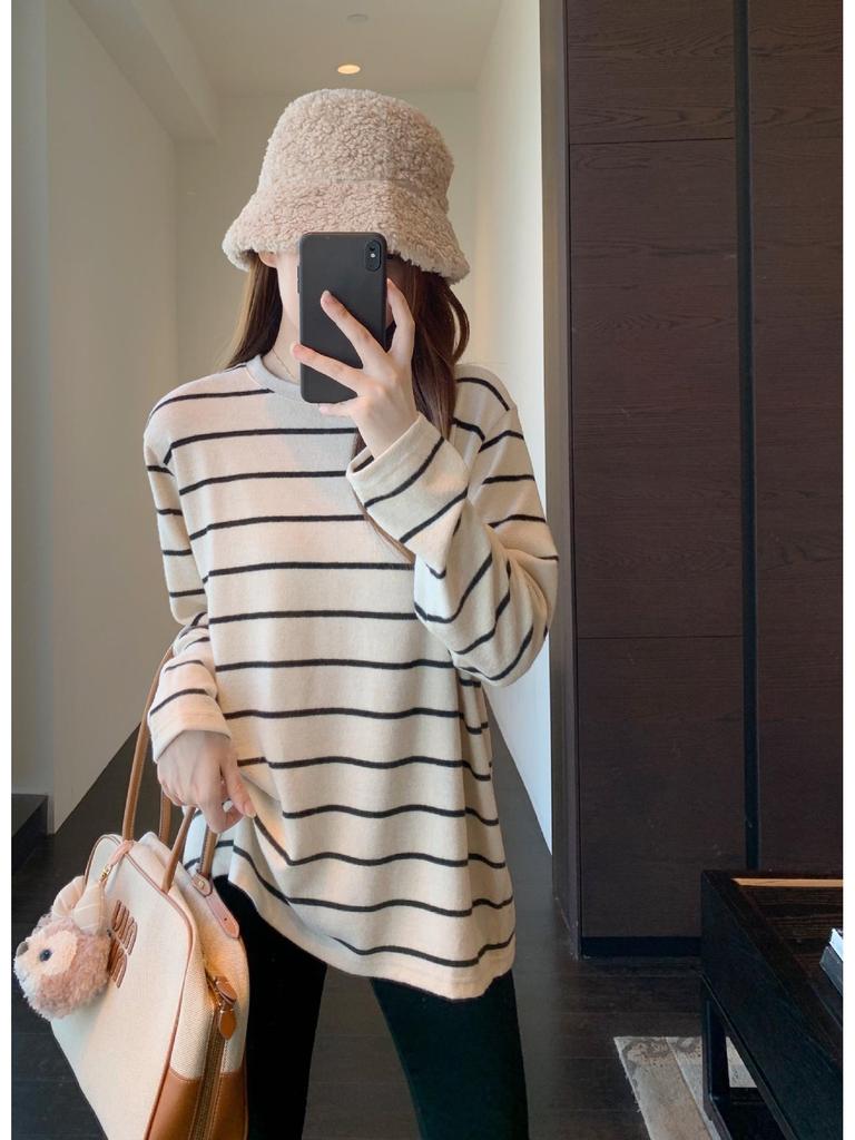 Women's Loose Striped Long-Sleeve T-Shirt: Flattering and Stylish Base Layer for Autumn/Winter 2025