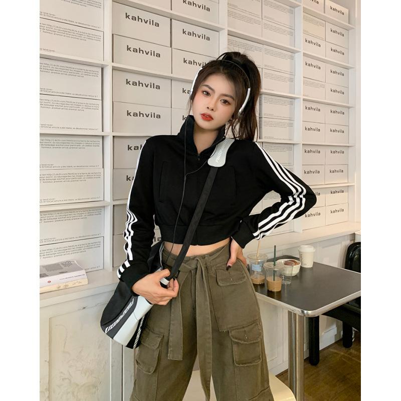 College-Stil Drei-Streifen Kurzes Sweatshirt für Damen Vielseitige Frühling und Herbst Schwarz Sportlich Slim-Fit Jacke