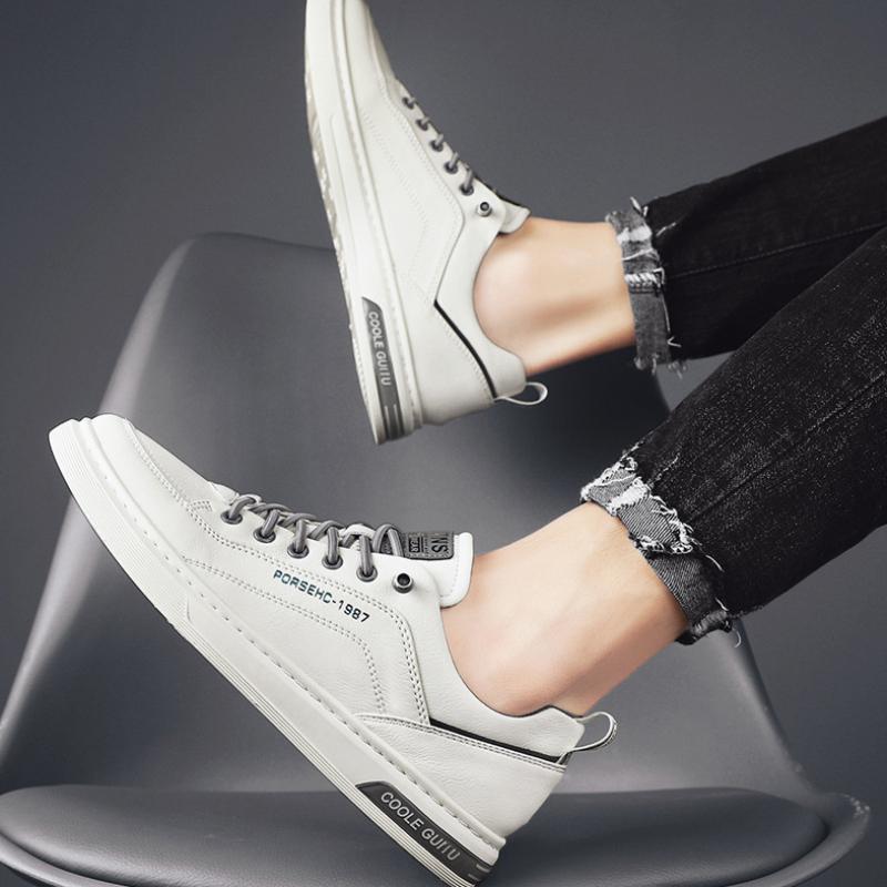 Neue Schuhe für Männer Bequeme flache Herren-Freizeitschuhe Outdoor Wilde Herren-Sneaker High-End-Mode Ein-Pedal-Abendschuhe Männlich