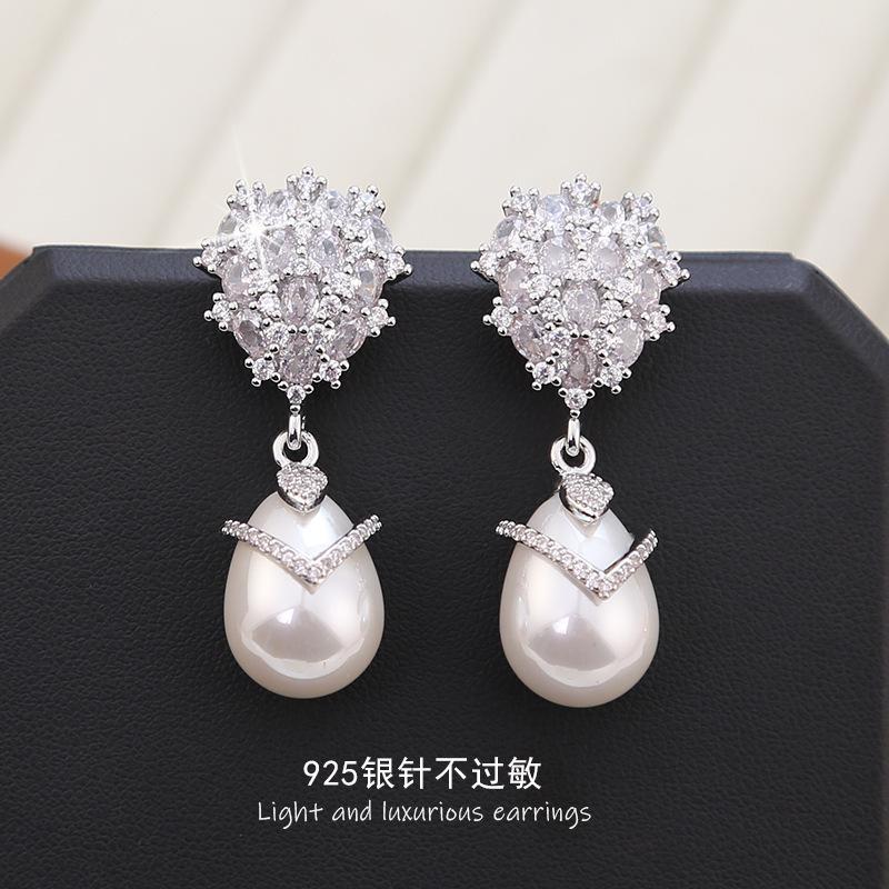 Noble luxury water drop pearl earrings temperament retro inlaid zircon silver needle earrings design sense earrings