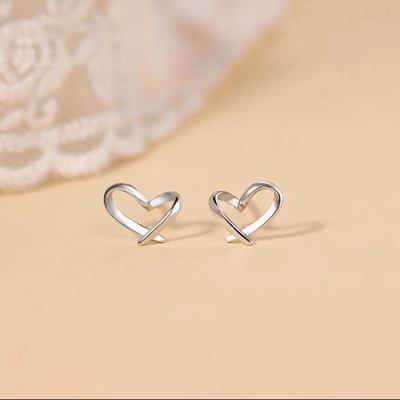 Orecchini S999 in Argento Sterling a Forma di Cuore Vuoto per Donna - Unici, Eleganti, Lusso Leggero, Piercing di Alta Gamma.