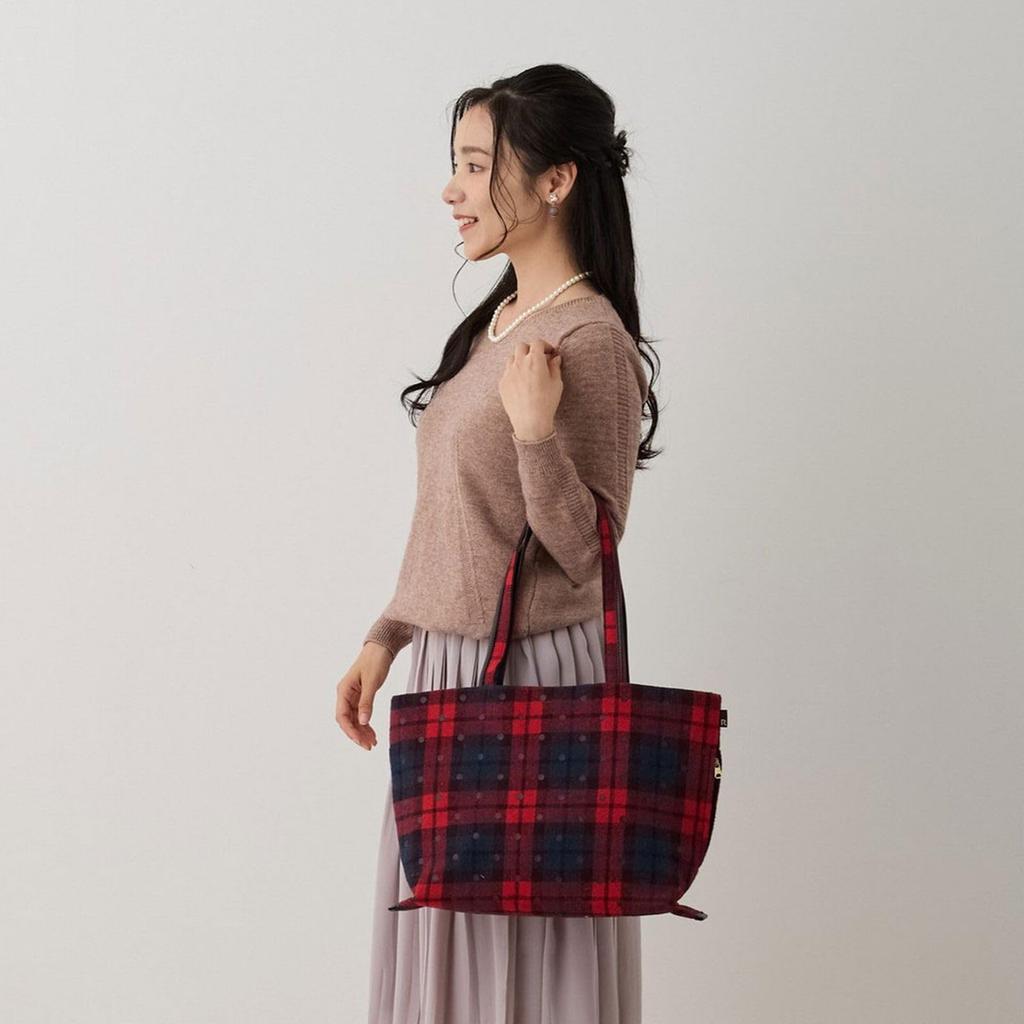 [Rootote] 1337 LT MED Punktkariert-A (01 Schwarz) Horizontale A4-Größe Tragetasche mit Karomuster und Punkten auf beiden Seiten