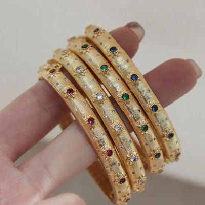 Bracciale classico stile Court trafilato per donna lusso leggero elegante cristallo verde retrò bracciali a fiore matrimonio gioielleria fine
