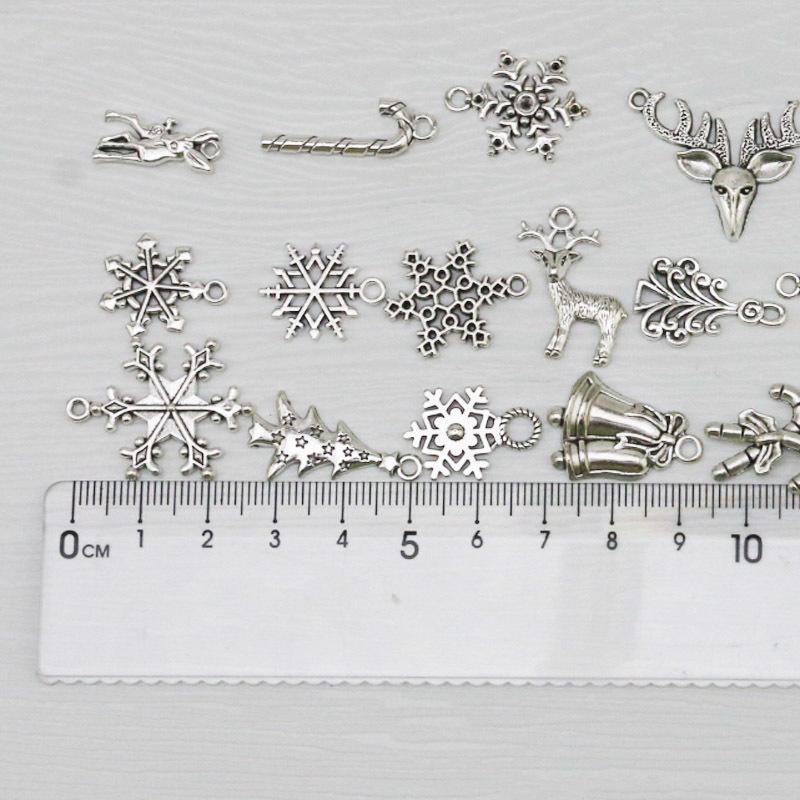 (50 Pcs/pack) Mixed Silver Alloy Pendant Christmas Snowflake Elk Decoration Handmade Gift Label Pendant Jewelry Making DIY