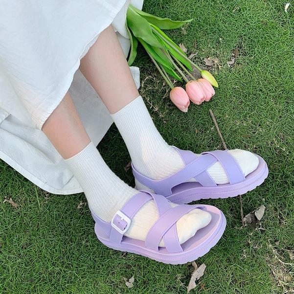 Compre Nova estudante feminina 2021 Cross Ins Tide Sandálias Wild Fairy  Style Spot Shoes sapatos romanos de salto plano barato — frete grátis,  avaliações reais com fotos — Joom