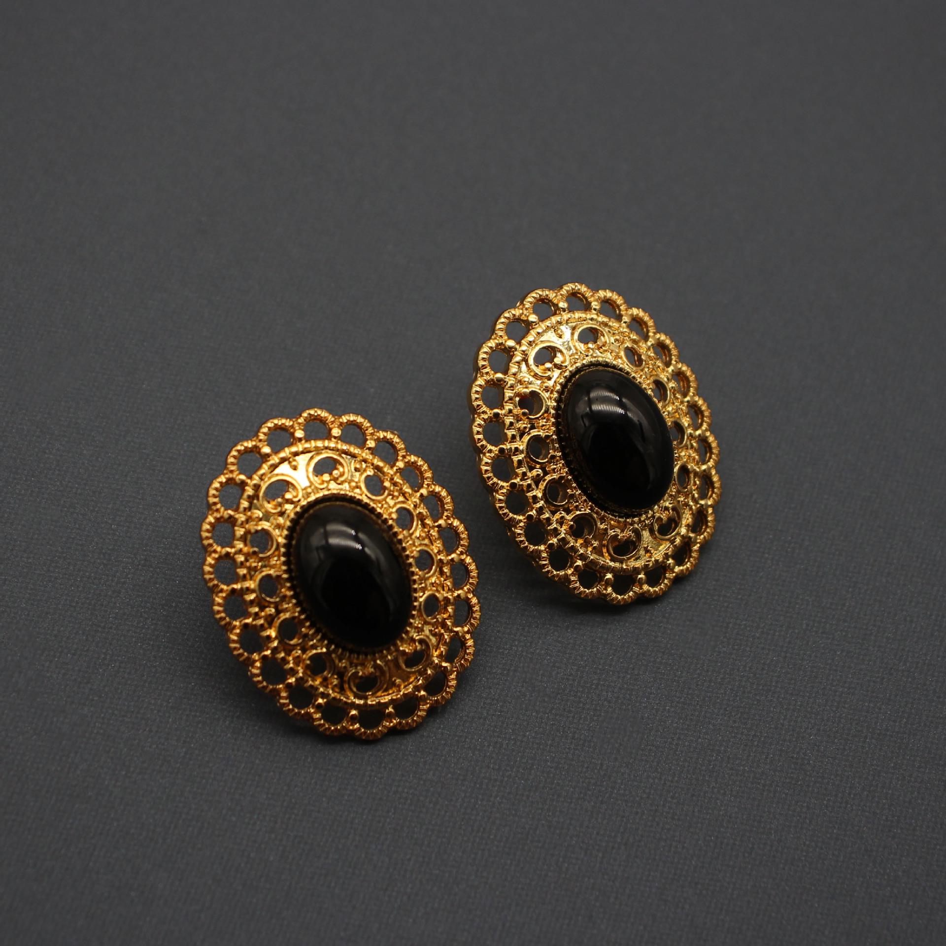 

Раннеосенние французские ажурные овальные стеклянные серьги, пусеты из серебра 925 пробы, винтажное матовое золото. чёрный
