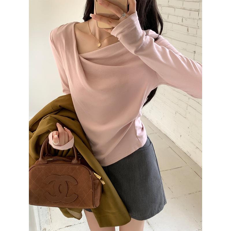 Brown Korean slanted shoulder swing collar long-sleeved T-shirt women's autumn bottoming off-the-shoulder pleated thin inner top