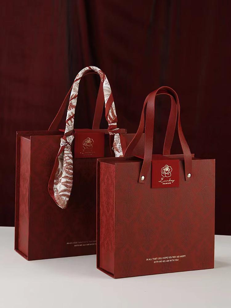 Retro European Wedding Candy Gift Box for Engagements and Banquets