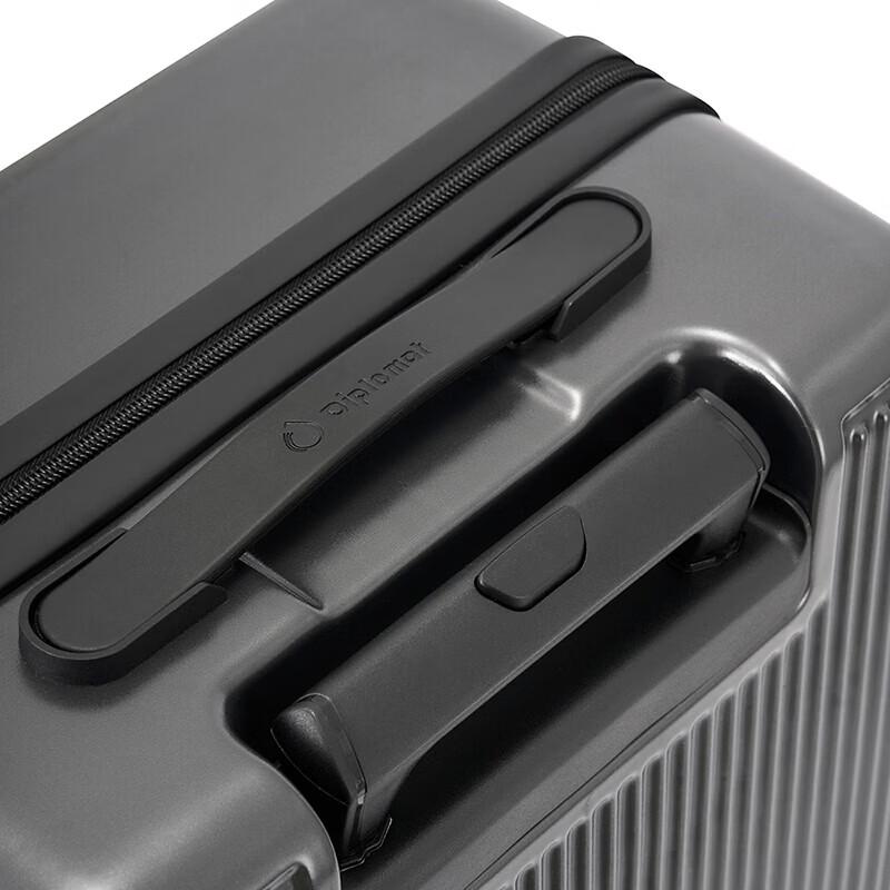 Diplomat Fashion Hardside Spinner Luggage