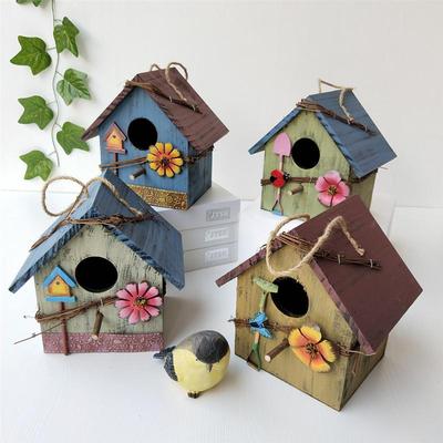 Holz Vogelhaus Gartenvilla: Hängende Vogelhaus-Dekoration für den Außenbereich