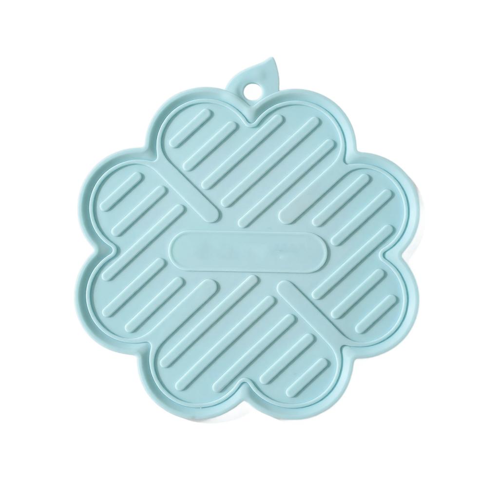 Heat Resistant Silicone Trivet Mat for Kitchen Use Soft Flexible Non-Slip Pot Holder and Coaster Suitable for Hot Pots and Dishes