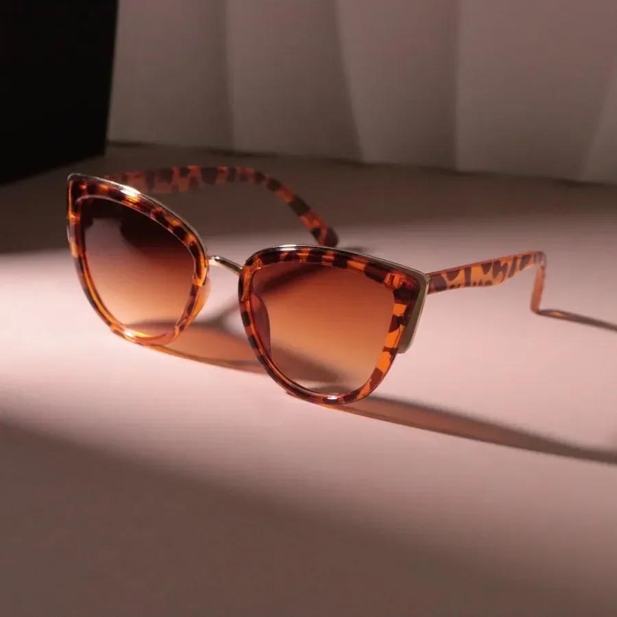 Stilvolle Cat-Eye-Sonnenbrille Damen Herren Vintage Marke Spiegelgläser Sonnenbrille Weiblich Männlich Modefarben