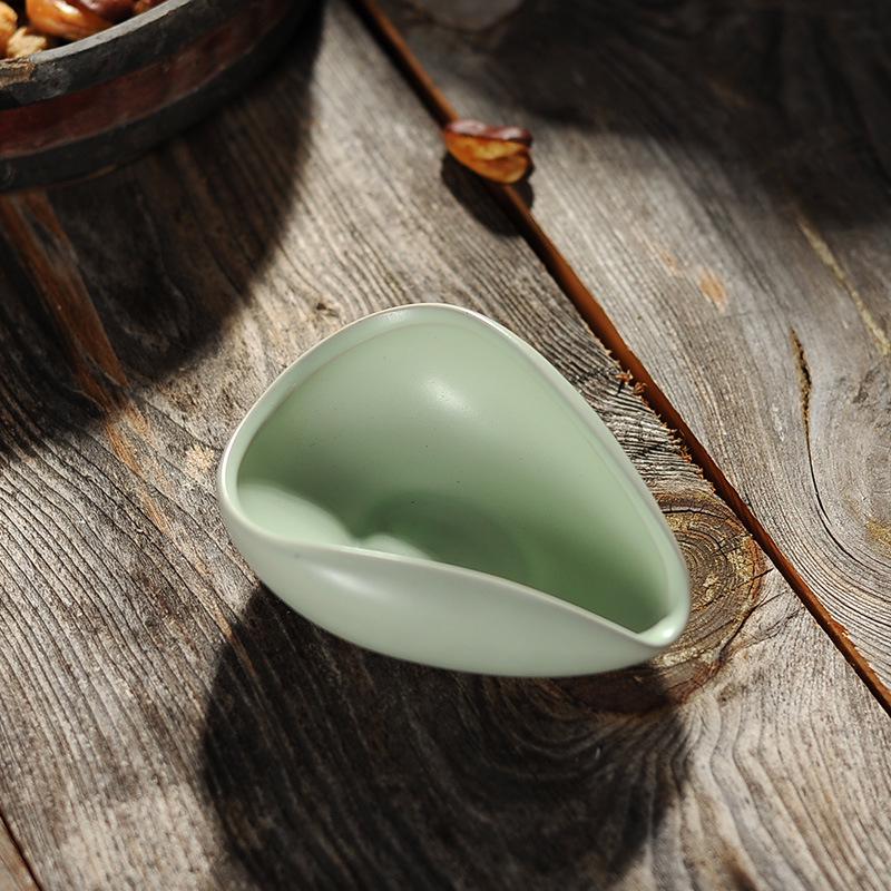 White and Blue Porcelain Tea Scoop - Gongfu Tea Ceremony Accessory