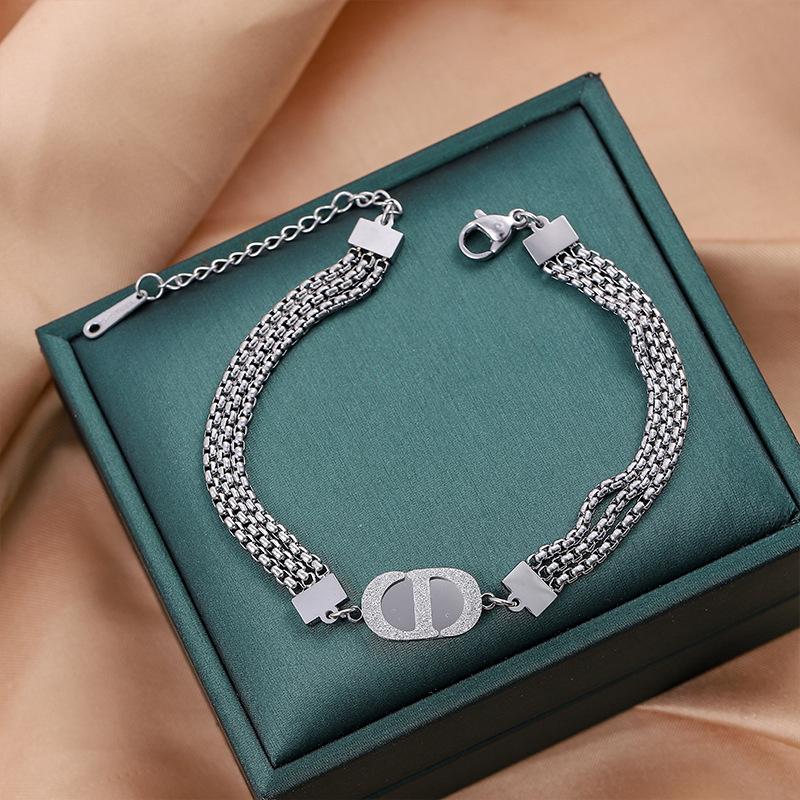 Elegantes Damenarmband aus Titanstahl - Stilvolles High-End-Design, Leichter Luxus, Vielseitiges Modeaccessoire