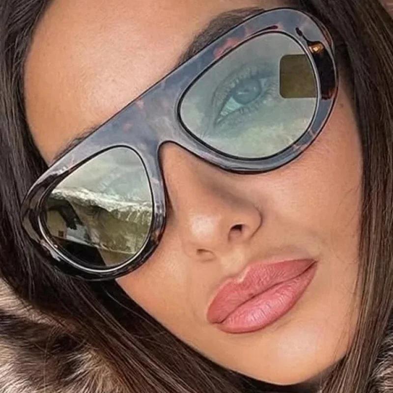 Nya Mode UV400 Solglasögon för Kvinnor Trendiga Street Shooting Utomhus Viktiga Glasögon Solskydd UV-Skydd