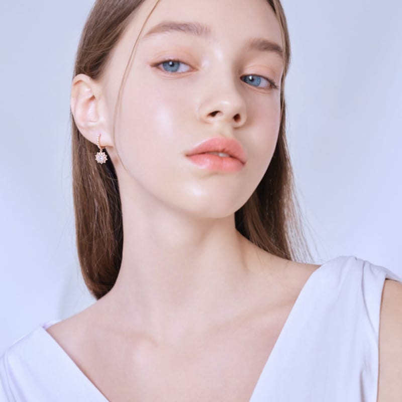 ELLE Jewelry 14K Lori Cubic One-Touch Earrings (Gold Pin) ELGPEE446