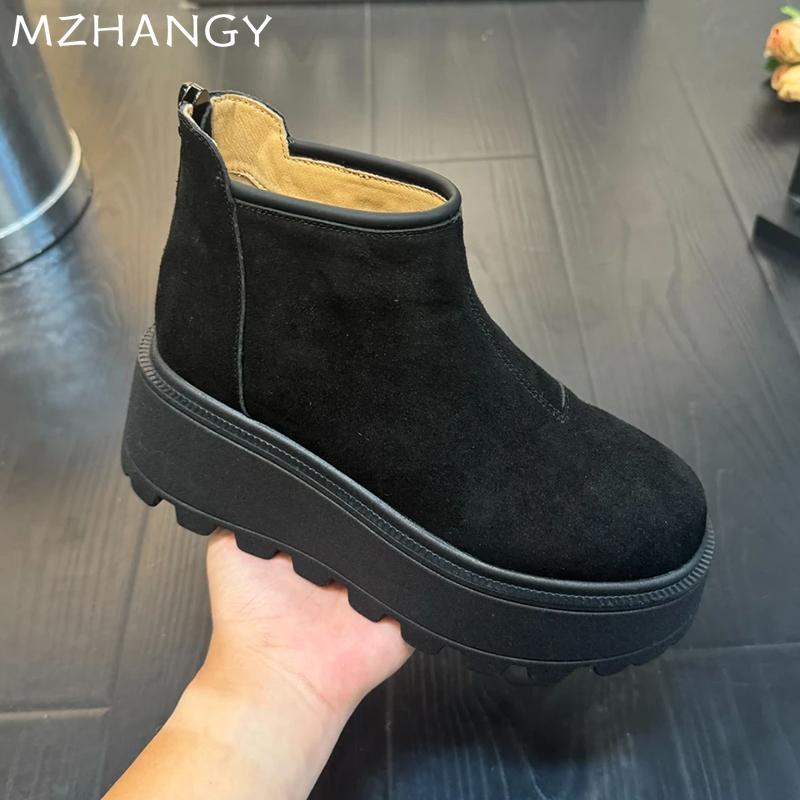 Platformové dámské semišové sněhule s plochou podrážkou, módní obuv, plyšové teplé kotníkové boty, trend 2025, nové značkové tenisky, zimní pohodlné dámské boty