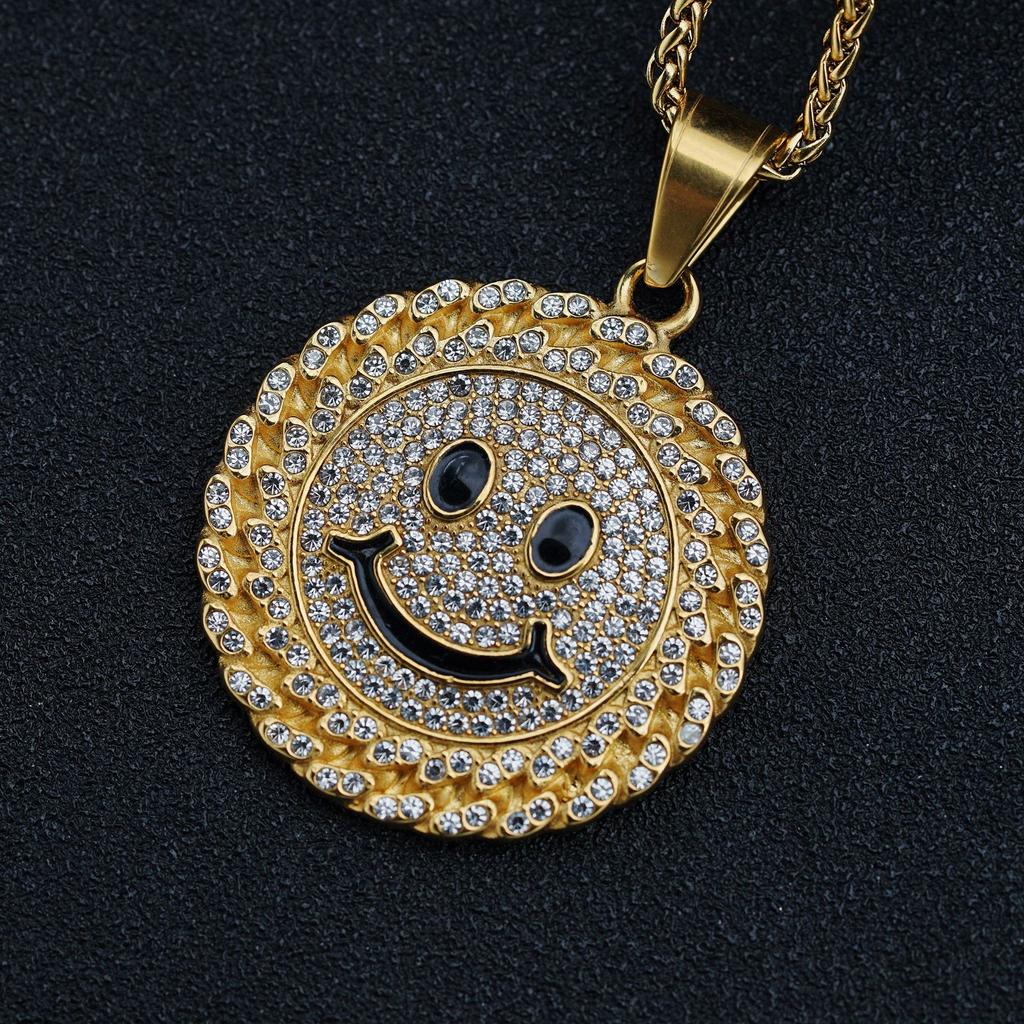 Pendant New Fashion Light Luxury Sunny Smiling Face Round Card Cool Pendant Necklace