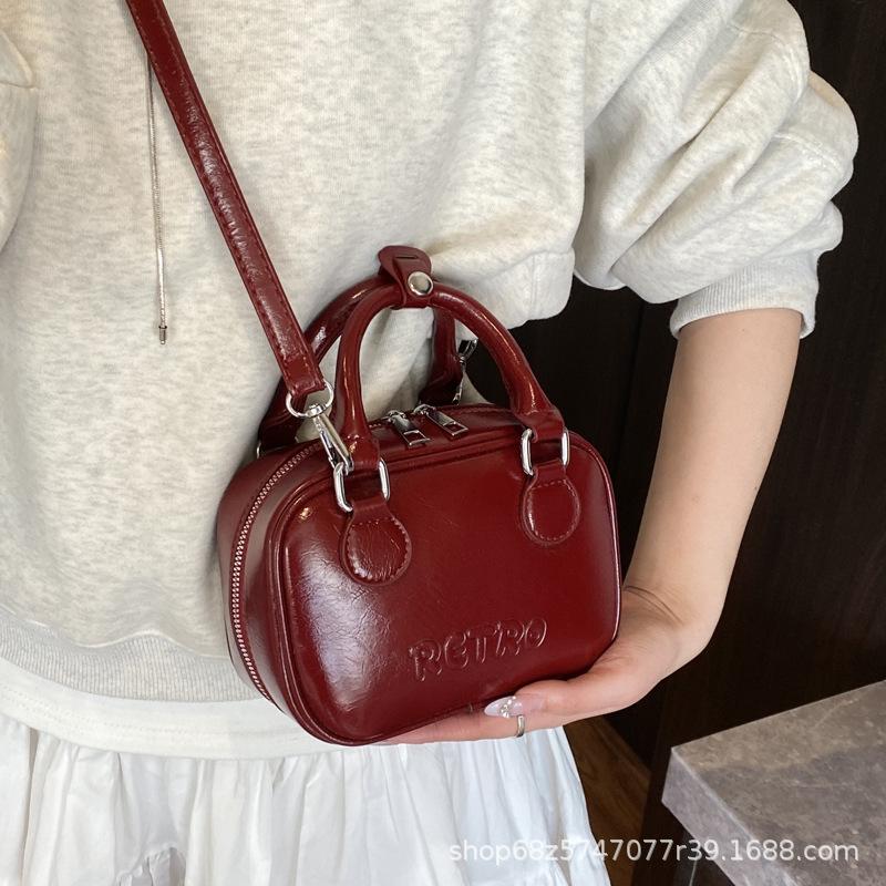 Fashion handbag women's 2025 new trendy fashion super fire shoulder bag high-end messenger small square bag