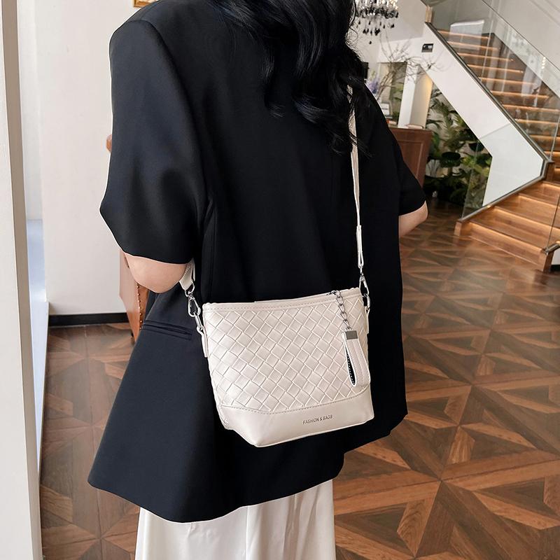 Hot Selling Lingge Women's Bags in  Single Shoulder Crossbody Square Bag Fashion Leisure New Models