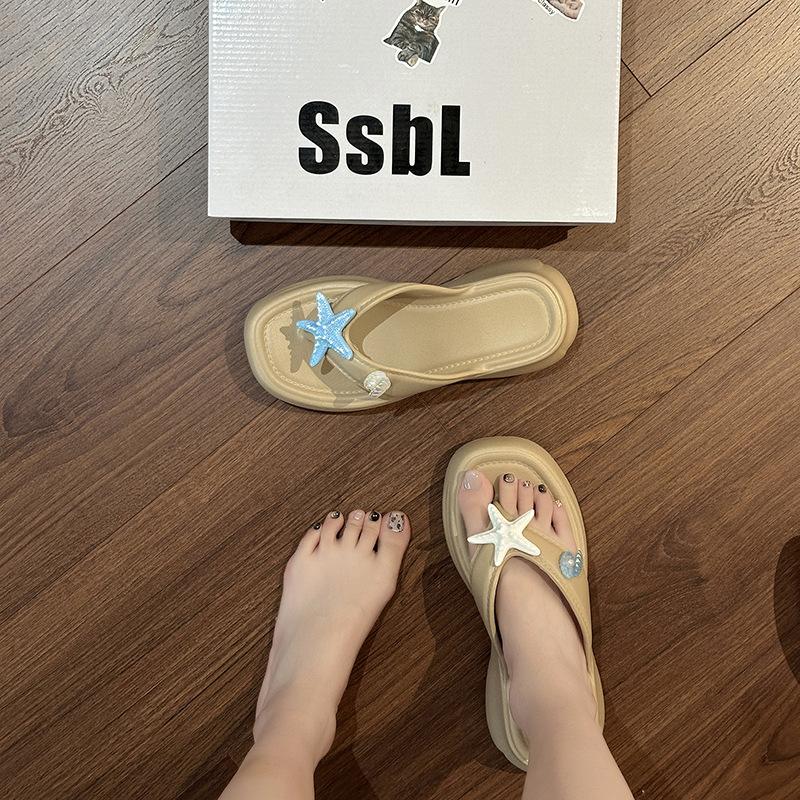 Star Flip-flops Women Wear Summer New Thick-bottomed Sweet Heightening Muffins and Seaside Beach Cool Slippers