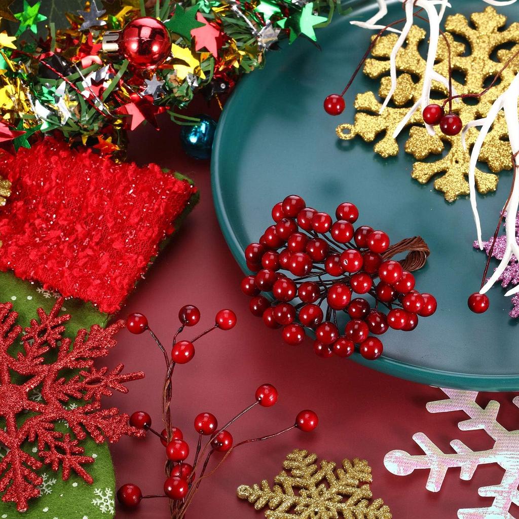 BBTO Artificial Holly Berries On Wire Stems, 250 Stems with 500 Pieces 8 Mm Fake Berries for Tree Decorations Wreath Craft Use Wedding Party Favor