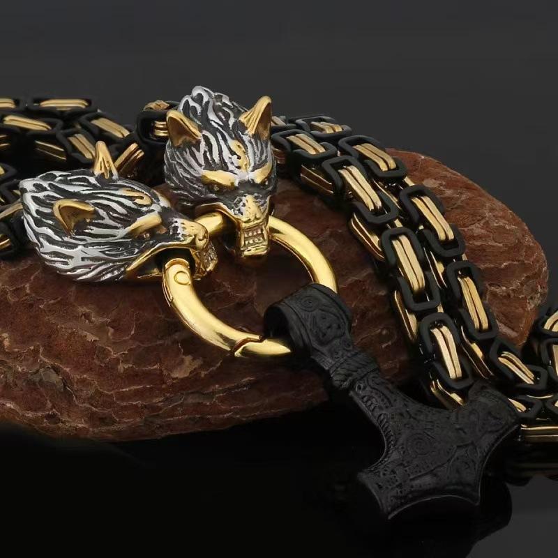 Mezinárodní Horký Prodej Viking Kultura Dvoubarevný Vlčí Hlava Dominantní Pánský Náhrdelník Se Zlatými Bleskovými Kladivy Příslušenství