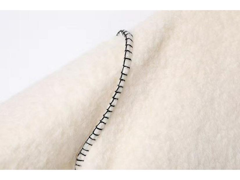 Rui Jian Ai Wei Women's Autumn Collection: Beige Gentle Style with Decorative Trim