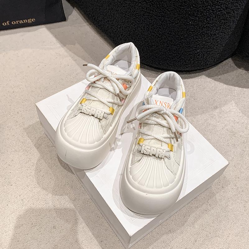 

Модные новые женские туфли на плоской подошве из ткани, осенние модные повседневные дизайнерские дышащие парусиновые студенческие бежевые кружевные кроссовки для женщин 40 бежевый