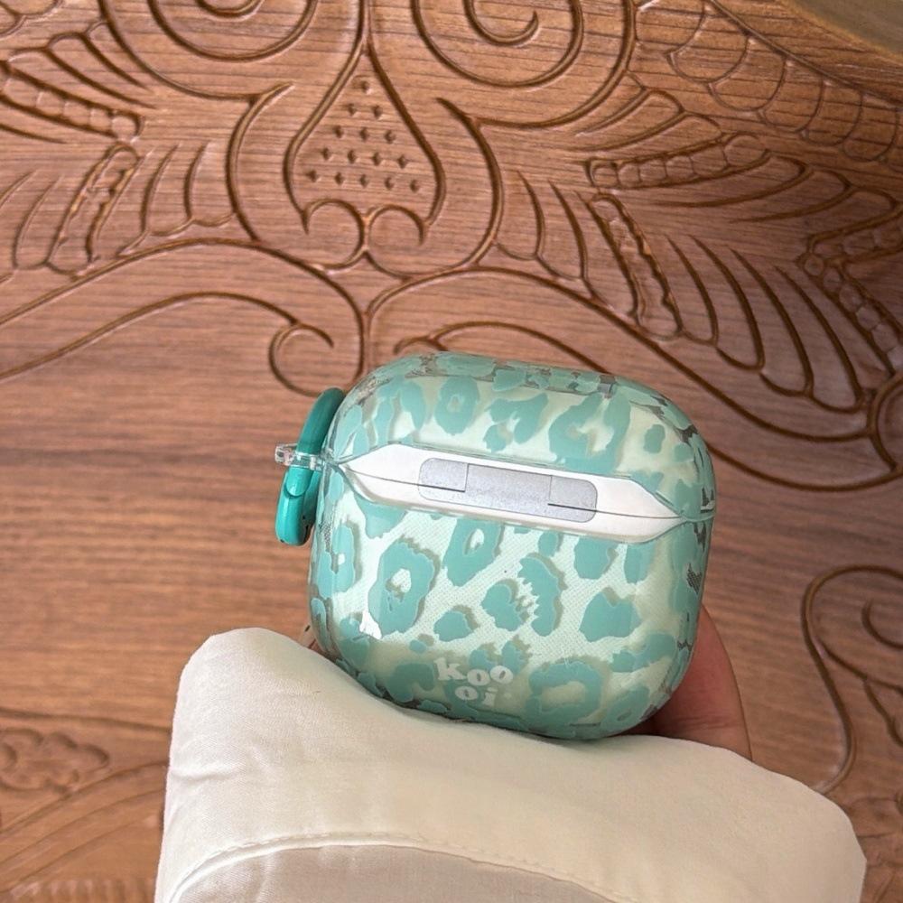 Applicable To Apple AirPods 1 /1 Generation Simple Transparent Green Leopard Print Earphone Cover PRO1 Personalized Protective Cover PRO1 Anti-drop