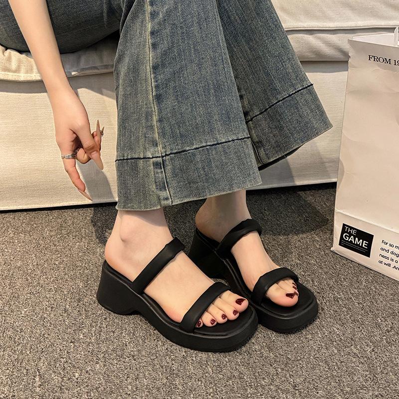Slippers Women's Summer 2025 New Black Lightweight Thick-soled Thick Heel with Fashionable Outer Wear Heightening Sandals Women