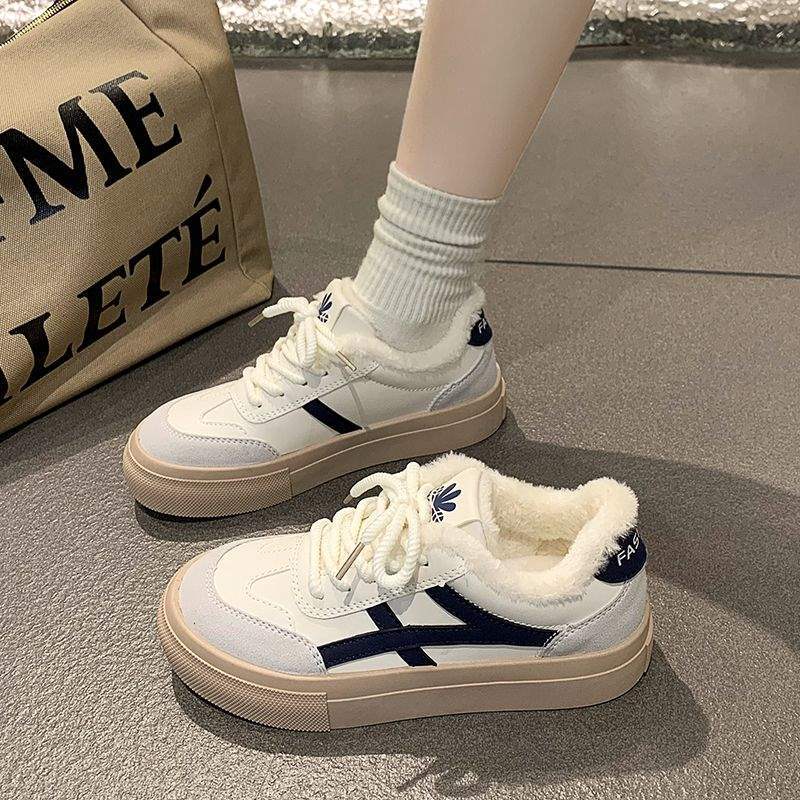 

Бархатные маленькие белые туфли на толстой подошве 2025 новая зимняя студенческая обувь повседневная универсальная спортивная обувь для скейтборда 39 синий