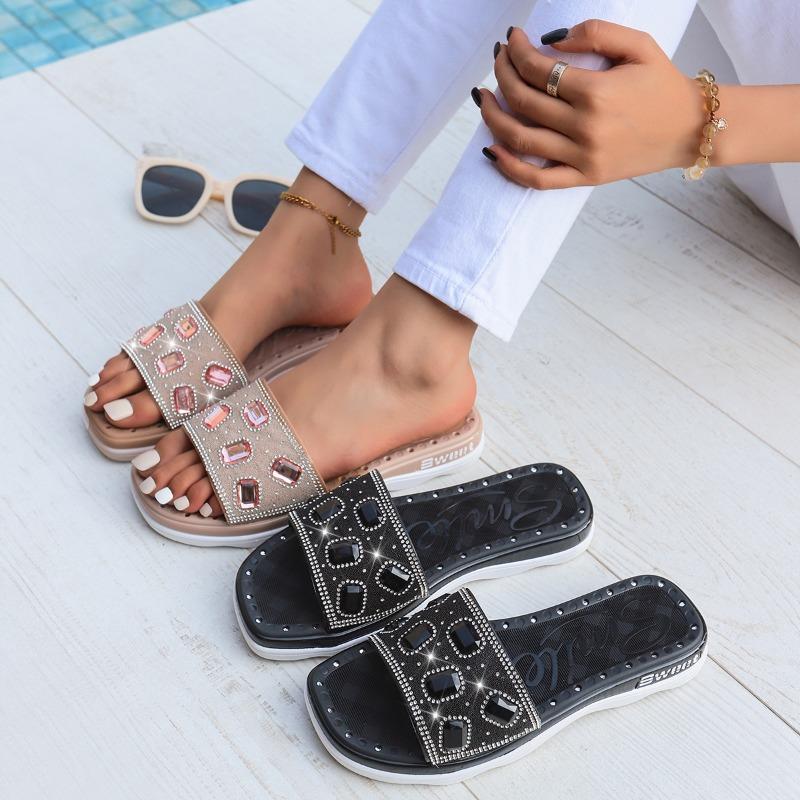 Fashion Flat Summer Fashion Slippers for Women 2025 Luxury Rhinestone Platform Sandals Wearing Flat Beach Vacation Style Women's Shoes