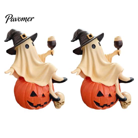 Halloween Party Tischdekorationen Niedliche Geisterfigur, Sitzend auf Kürbisstatue mit Hexe Lustige Regalpuppe Hut, Harz Tischplattenornament für