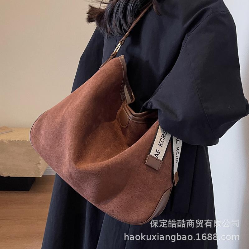 Large Capacity Bag Women 2025 Super Fire Fashion Suede Shoulder Bag Texture To Work Commuter Messenger Tote Bag Women