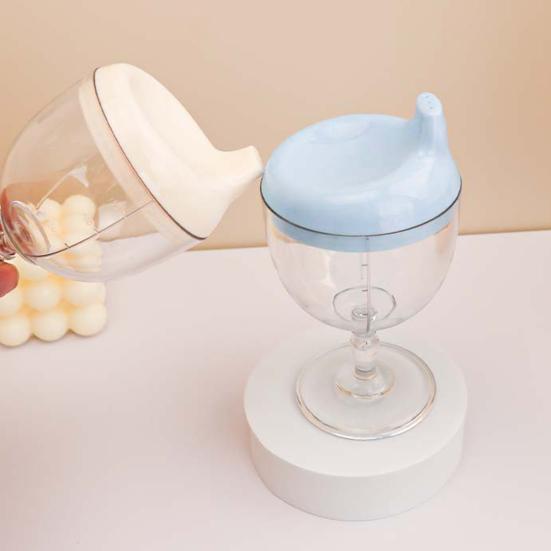 150 ml Baby Vinglass Lettgrep Håndtak Silikondeksel Vinglass Drikkekrus Sølesikker Lærekopp med Luftventilert Lokk Plastkopp
