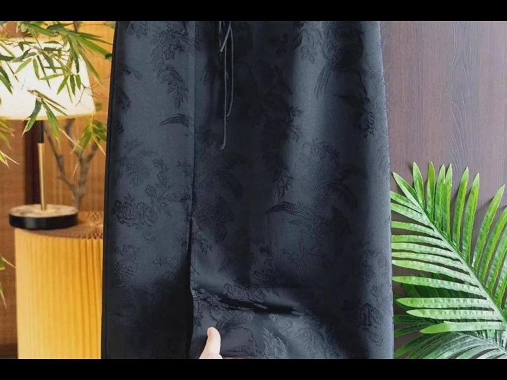 Retro Chinese-Style High-Waist Jacquard Skirt with Beaded Buttons & Hip Slit for Women - Spring/Summer Collection