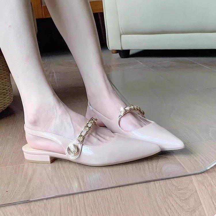 Xiaoxiangfeng single shoes 2025 new nude pointed metal one-word strap rear strap light mouth flat shoes women's low heel