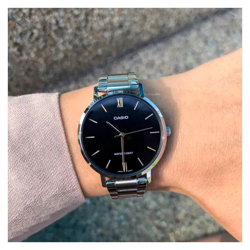 Casio STANDARD Series Simple and Generous Quartz Movement Stainless Steel Strap Japanese and Korean Women's Watch Silver Dial LTP-VT01D-1B