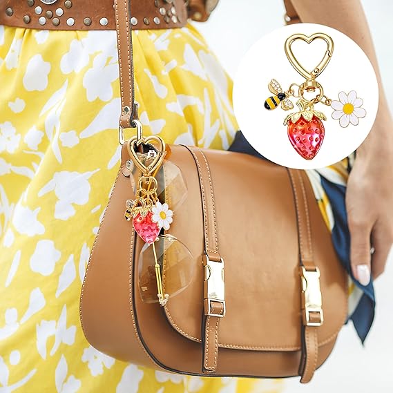 1pcs Cute Strawberry,daisy,bee,-shaped Metal ,perfect for Bag Accessory,keychains and Gifts for Familes and Lovers Bag Charm