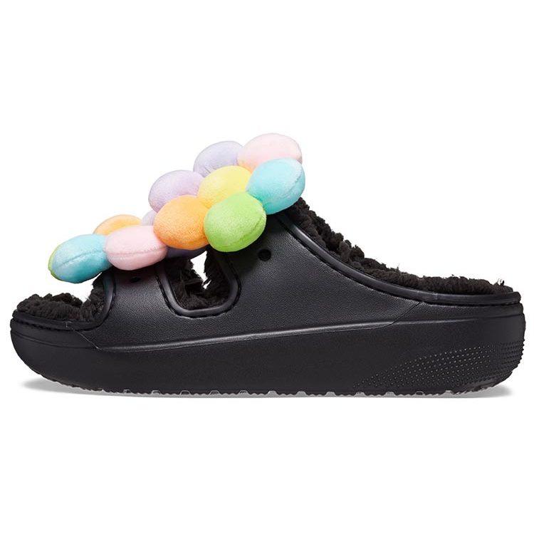 Crocs Classic Cozy Daisy Clogs `Black