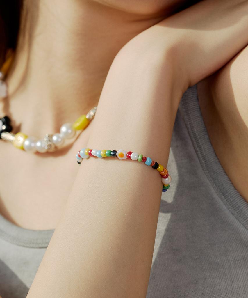 Silvertag Beb-26Ss1 Eggshell Bead Smile Bracelet