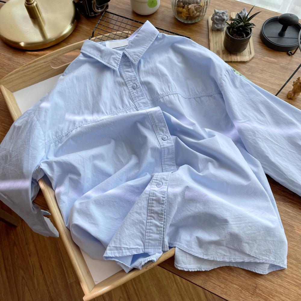 Camisa Simples de Cor Sólida Larga com Lapela Camisa Feminina Moda Casual Elegante Camisa de Mulher para Outono e Primavera