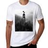 Siren Head im Kiefernwald Berg Schwarzer Rucksack T-Shirt Weihnachten Lässiges T-Shirt