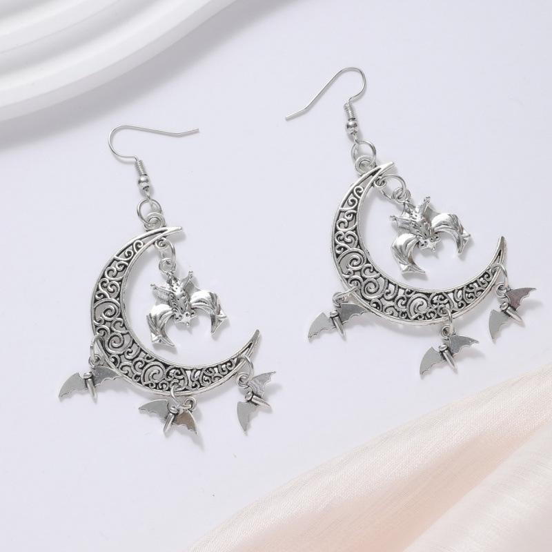 Jun'an Gothic Moon Bat Earrings: Punk Alternative Jewelry