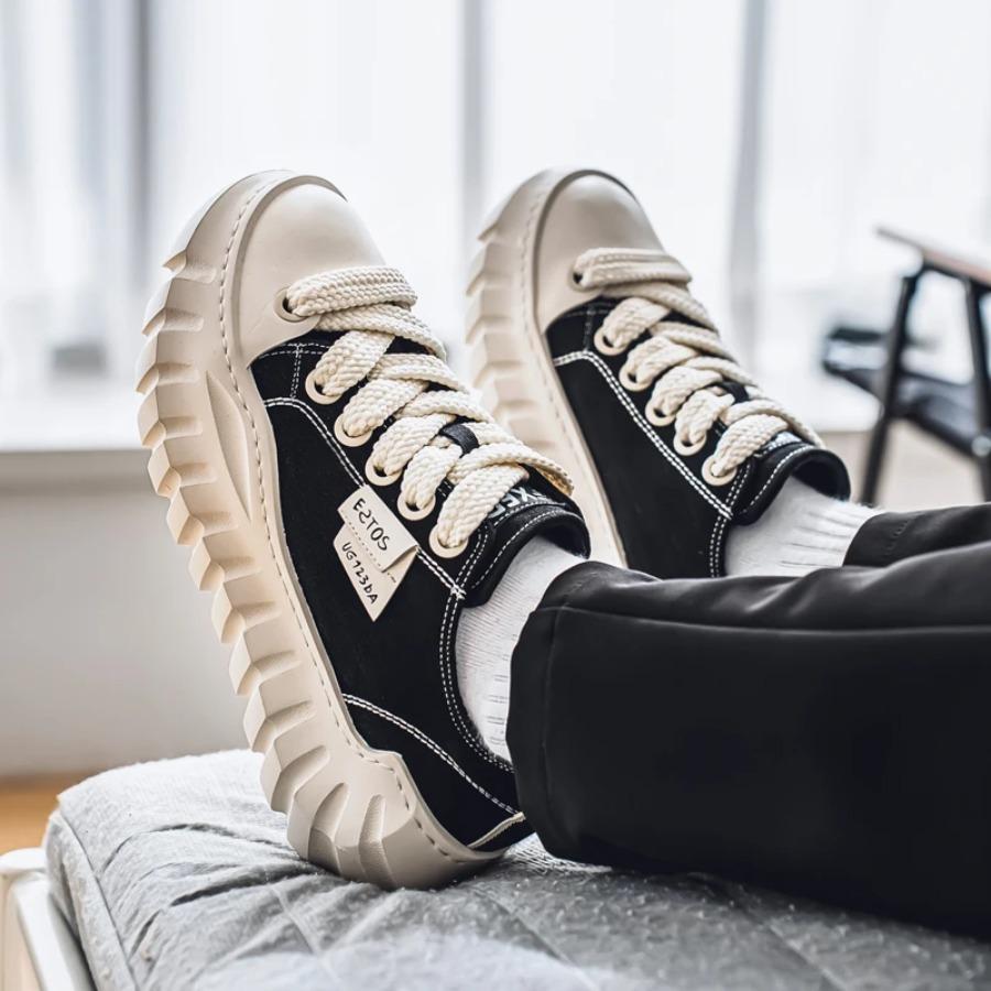 Classic Series Men's Large-sized Soft-soled High-heeled Canvas Casual Sneakers Are Breathable,Fashionable and Versatile Sneakers