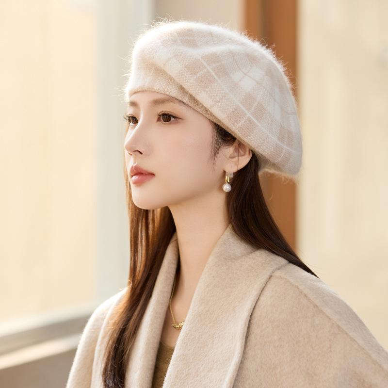 Autumn and Winter Women's Sweet Plaid Beret Casual Cold and Warm Painter Hat Women's Winter Knitted Wool Hat Outdoor Travel Windproof Hat