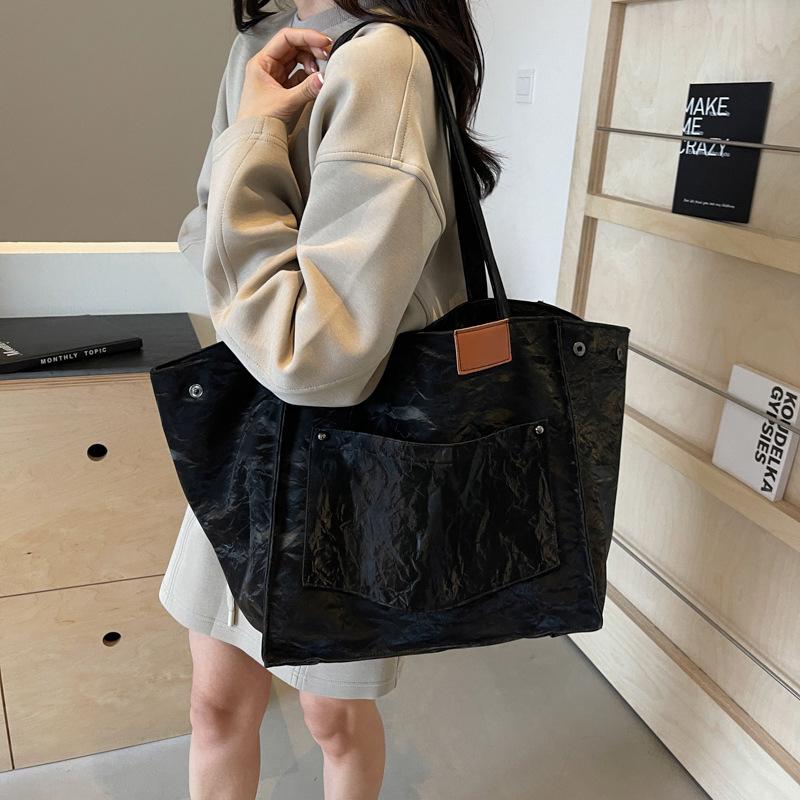 Large Capacity Temperament Commuter Tote Bag for Ladies 2026 Oversized Women's Fashion Retro Shoulder Shopping Bag High Sense