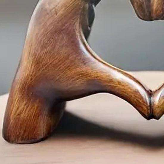 Love Heart Hand Figurine Heart-shaped Gesture Resin Sculpture Statue Sculpture Home Office Desktop Decoration Ornament Christmas Gift