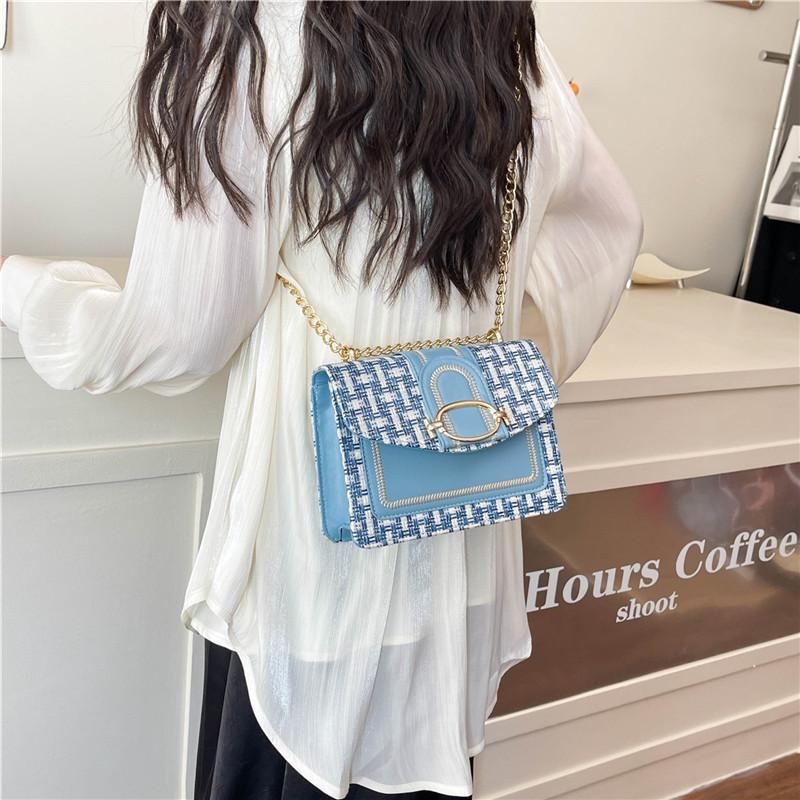 Korean Version Chic Create Patterns Pu Leather Shoulder Crossbody Bag with Gold Chain Strap Perfect for Elevating Everyday Looks